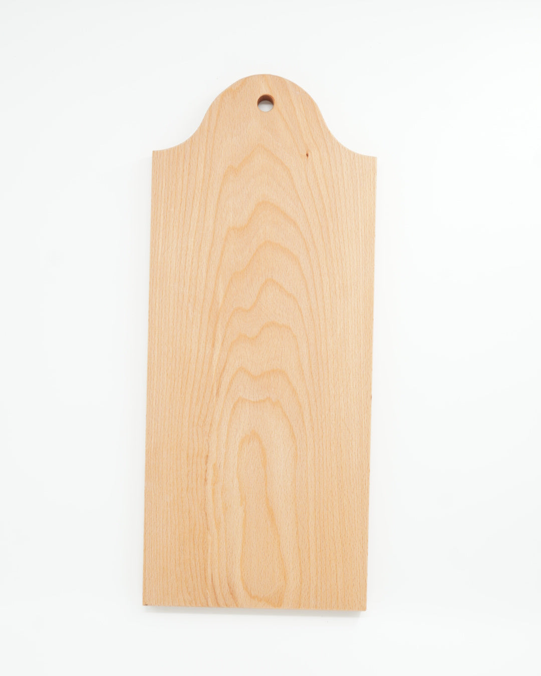 Fjeler i oljet bøk fra Snekkerbua – håndlagde trefigurer i oljet bøk, perfekte som dekorasjon med en naturlig og tidløs stil for hjemmet.