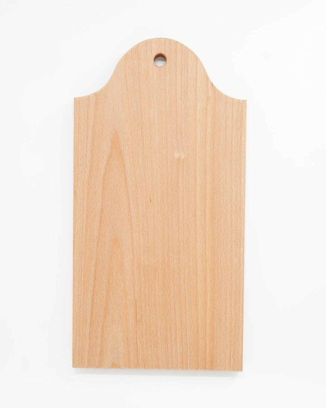 Fjeler i oljet bøk fra Snekkerbua – håndlagde trefigurer i oljet bøk, perfekte som dekorasjon med en naturlig og tidløs stil for hjemmet.