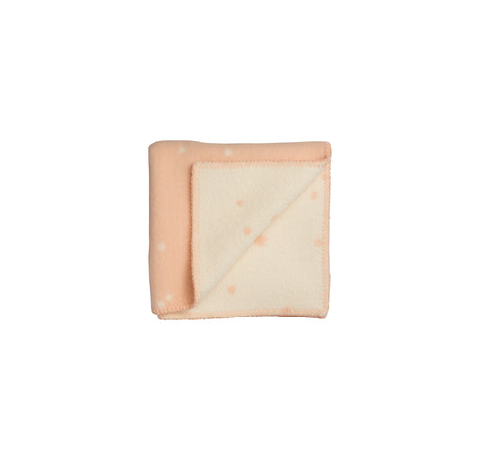 Orion Lys Rosa Halvpledd fra Snekkerbua, et mykt og delikat ullpledd i lys rosa. Perfekt for å gi et lyst og koselig preg til stuen eller sengen din. Ideell for avslapning og som gaveidé.