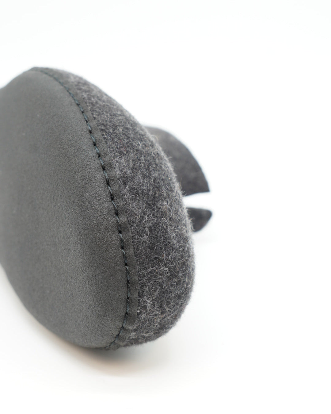 Tova-X tøffel med slitesterk såle som tåler fukt. Designet for langvarig komfort og beskyttelse, perfekt for utendørs bruk i våtere forhold. Kjøp hos Snekkerbua.