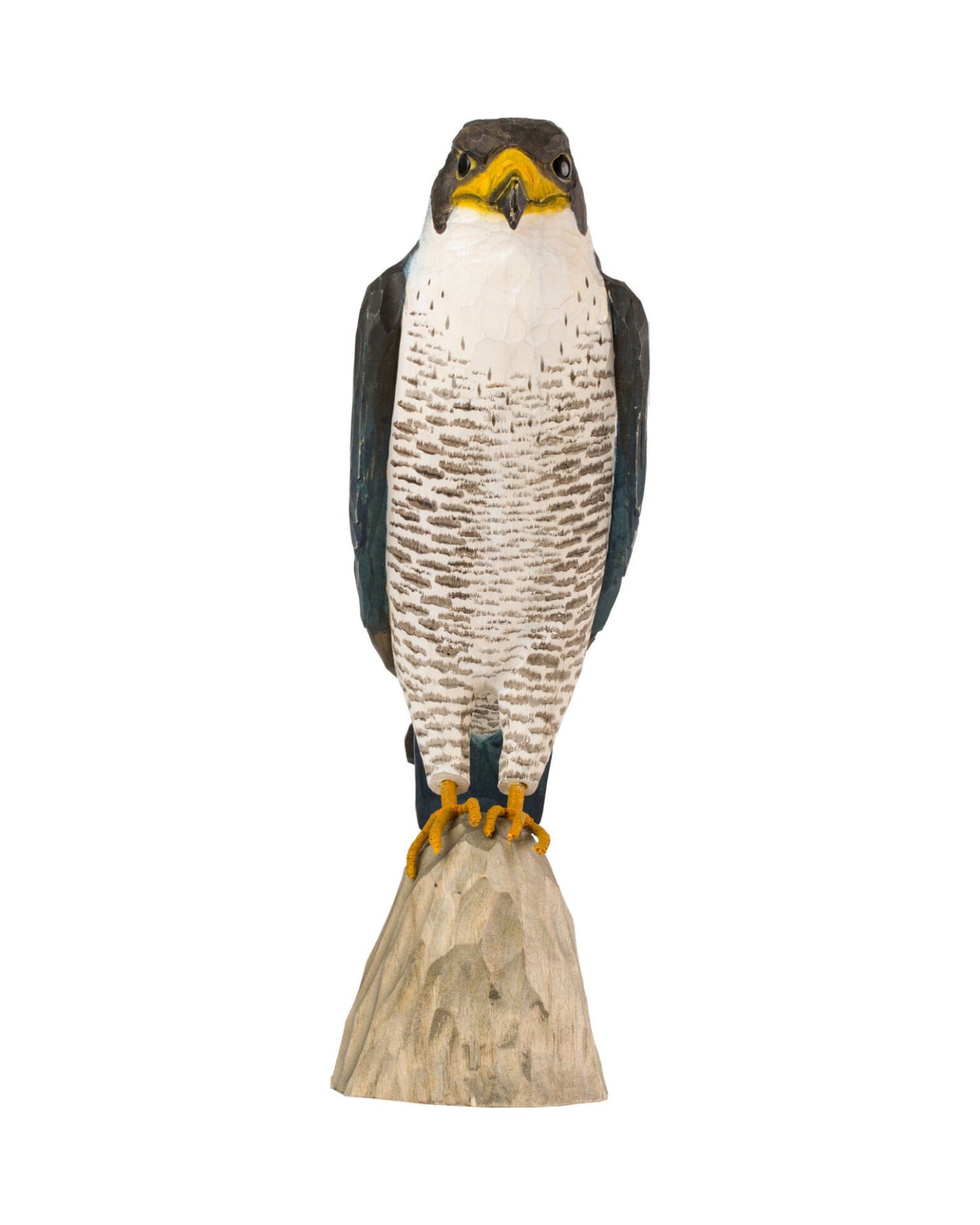 Vandrefalk - Trefugl fra Snekkerbua. Denne detaljrike og vakre treskulpturen av en vandrefalk er laget for å fange essensen av denne imponerende rovfuglen. Perfekt som en dekorativ detalj i hjemmet eller som en gave til naturinteresserte. Trefuglen er laget av kvalitetsmateriale og har et naturlig, rustikk utseende som fremhever både håndverk og naturens skjønnhet.