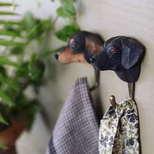 Labrador-Krok – en solid og dekorativ krok i støpejern, perfekt for hundeelskere. Tilgjengelig hos Snekkerbua.