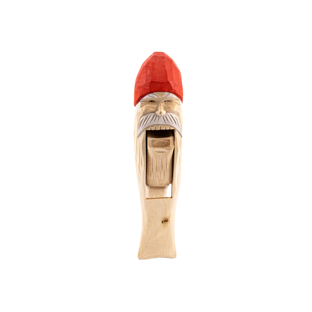 Nisse nøtteknekker fra Snekkerbua, en sjarmerende og funksjonell juledekorasjon. Perfekt for å knekke nøtter og skape julestemning i hjemmet.
