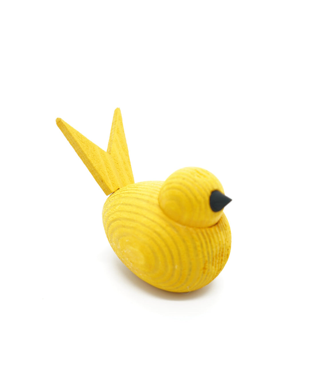 Påskefugler i tre fra Snekkerbua, håndlaget dekorasjon som tilfører en koselig påskestemning. Perfekt som en gave eller til å pynte opp i hjemmet i påskehøytiden. Gul.