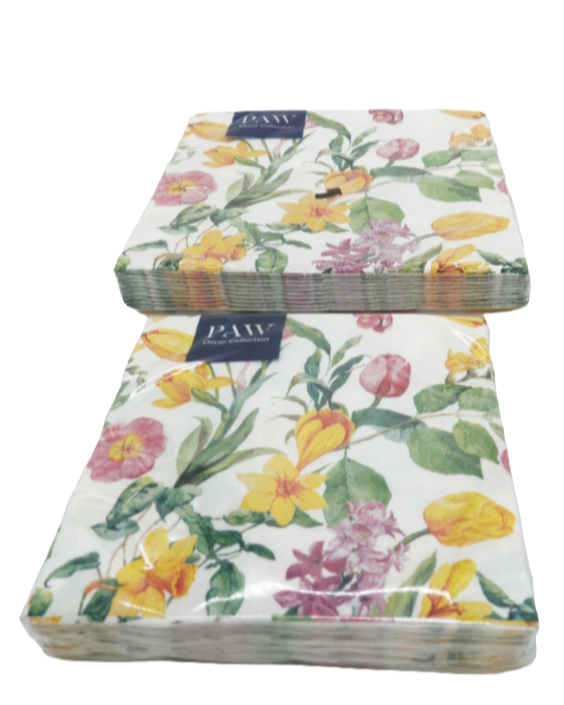 Påskeservietter med blomstermotiv fra Snekkerbua, en vakker og fargerik detalj til påskebordet. Perfekte for å skape en frisk og livlig atmosfære under påskemiddagen. Disse serviettene er håndlaget med stor oppmerksomhet på detaljer og kvalitet, og gir et elegant og naturlig preg på borddekkingen. Ideelle for å feire påsken med stil, enten som en gave eller som en del av din egen festdekorasjon.