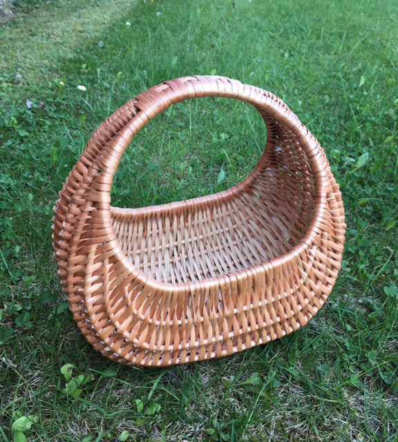 Liten "Snegle" Kurv fra Snekkerbua – en praktisk og dekorativ kurv inspirert av snegleformen, perfekt for oppbevaring i hjemmet eller som en unik gave.