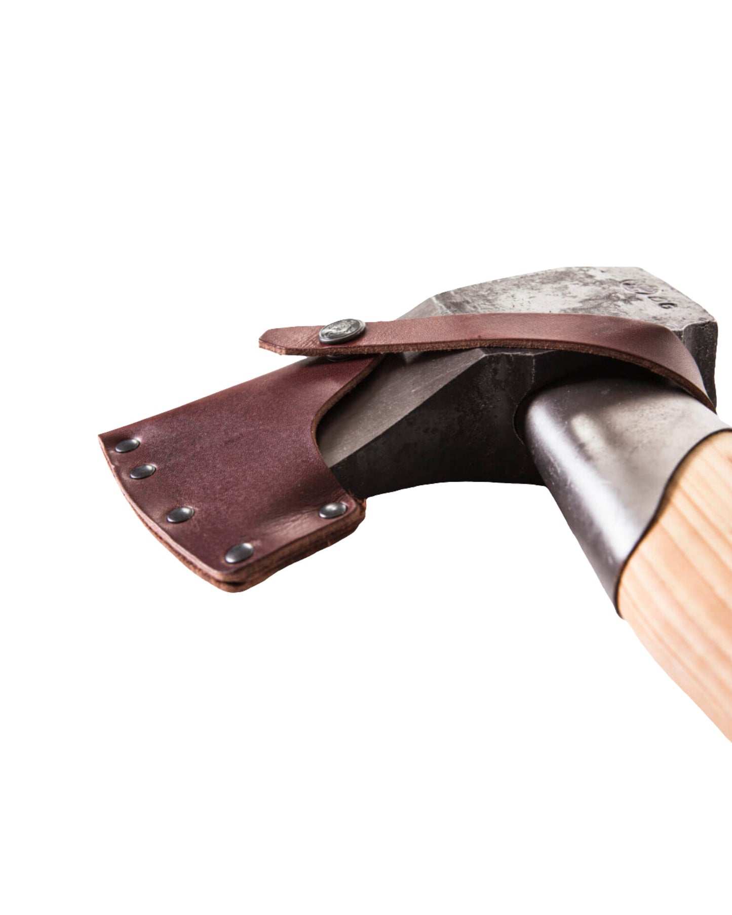 Stor Kløyvøks fra Snekkerbua, et robust verktøy designet for effektivt å dele trestammer. Perfekt for både profesjonelle og hobbybrukere som trenger et pålitelig redskap til utendørs arbeid.