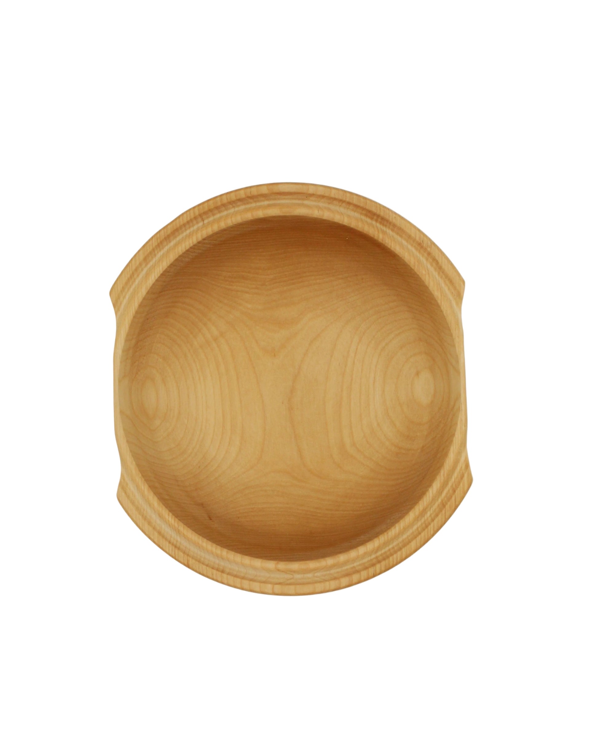 Vanger i heltre bjørk, brukt som dekorative og solide håndtak på hånddreide treboller. Utført i norsk tre med naturlig og tidløst uttrykk, som kombinerer funksjonelt design med tradisjonelt håndverk.